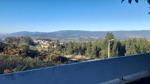 Moradia T3 Moderna com Piscina Privada – Loivo, Vila Nova De Cerveira