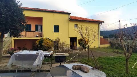 Moradia Isolada T4+3 Venda em Vilar de Mouros,Caminha