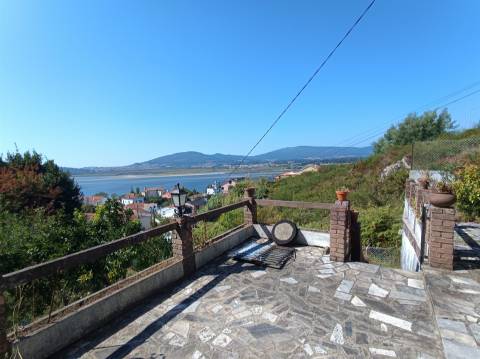 Moradia T4 com Vista Panorâmica sobre o Rio Minho | Seixas, Caminha, Viana Do Castelo