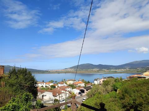 Moradia T4 com Vista Panorâmica sobre o Rio Minho | Seixas, Caminha, Viana Do Castelo