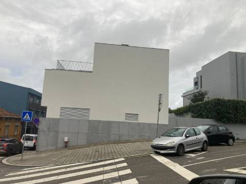 MORADIA NOVA T4 - CLIP