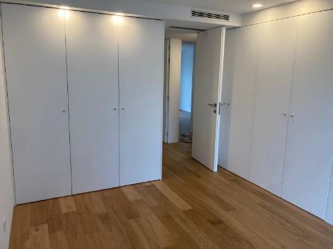 MORADIA NOVA T4 - CLIP