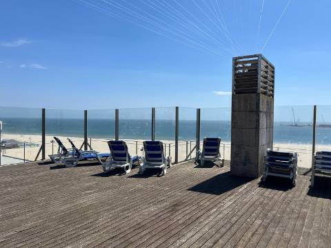 T4 c/ piscina - 1º linha Mar - Matosinhos