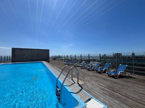 T4 c/ piscina - 1º linha Mar - Matosinhos