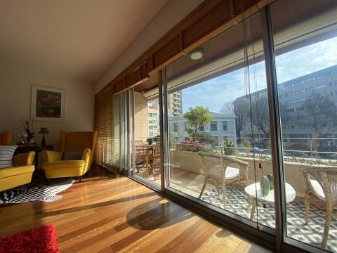 T4 c/ piscina - 1º linha Mar - Matosinhos