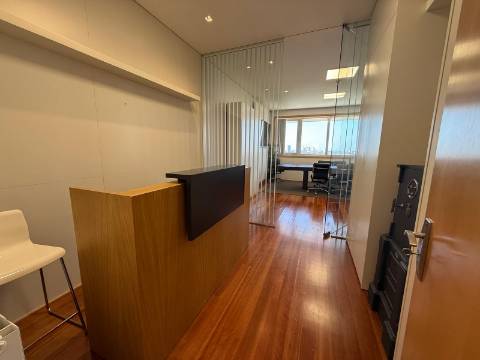 Escritório T2 Venda em Matosinhos e Leça da Palmeira,Matosinhos