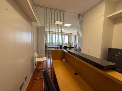 Escritório T2 Venda em Matosinhos e Leça da Palmeira,Matosinhos