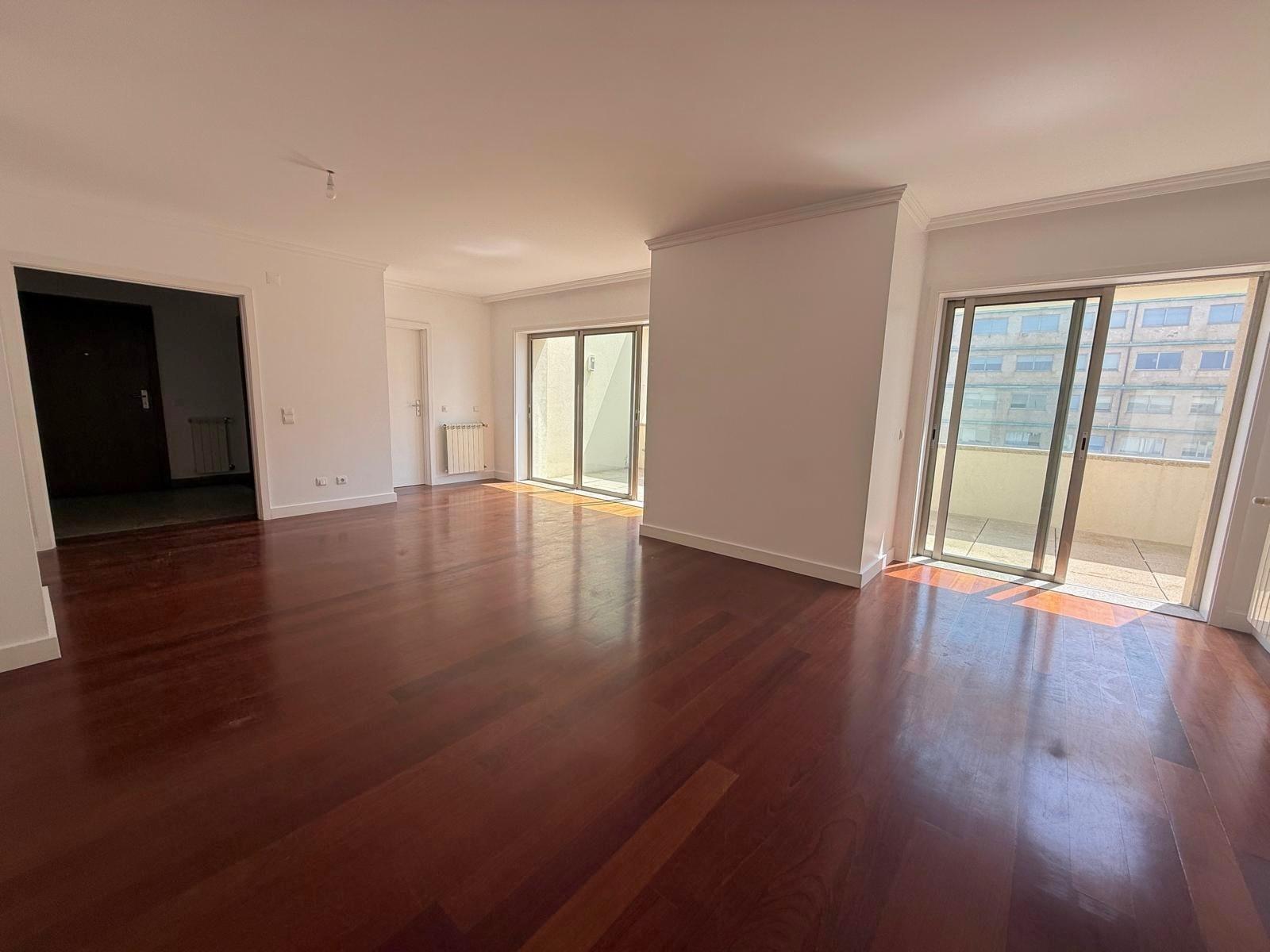 Apartamento T4 Venda em Matosinhos e Leça da Palmeira,Matosinhos