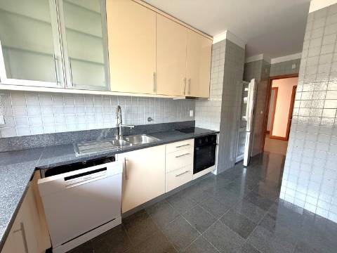 Apartamento T4 Venda em Matosinhos e Leça da Palmeira,Matosinhos