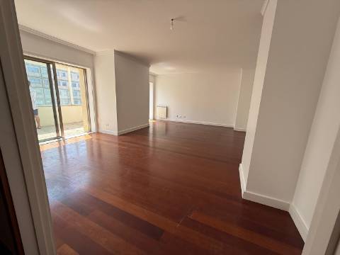 Apartamento T4 Venda em Matosinhos e Leça da Palmeira,Matosinhos