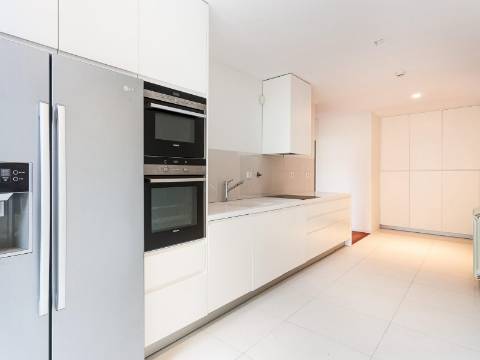 Moradia T4 Venda em Aldoar, Foz do Douro e Nevogilde,Porto