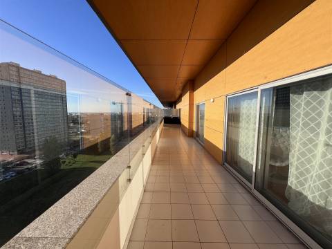 Penthouse T4 Leça Palmeira vista de mar 2 suites terraço 45m2