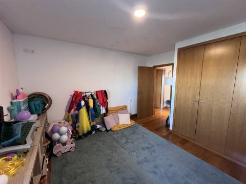 Penthouse T4 Leça Palmeira vista de mar 2 suites terraço 45m2