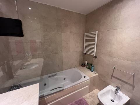 Penthouse T4 Leça Palmeira vista de mar 2 suites terraço 45m2