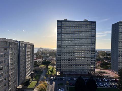 Penthouse T4 Leça Palmeira vista de mar 2 suites terraço 45m2