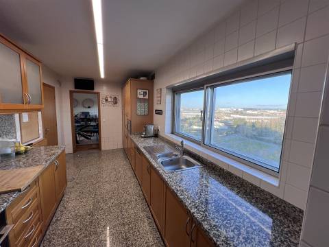 Penthouse T4 Leça Palmeira vista de mar 2 suites terraço 45m2