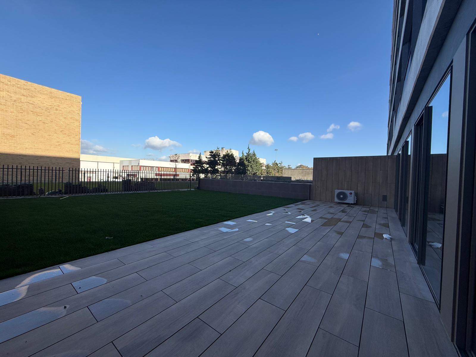 T2 Nautilus IV C/Terraço e Jardim (175m2)