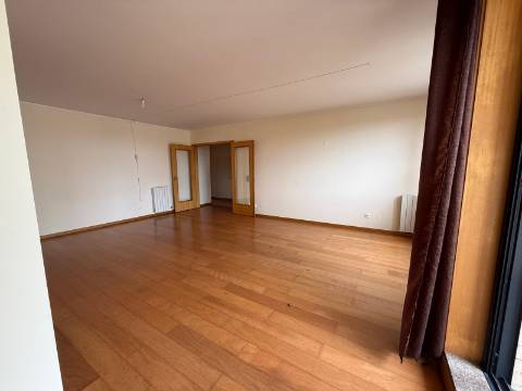 Apartamento T3 Venda em São Mamede de Infesta e Senhora da Hora,Matosinhos