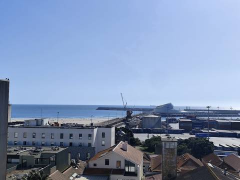 Excelente T2 para Arrendamento junto à Praia de Matosinhos