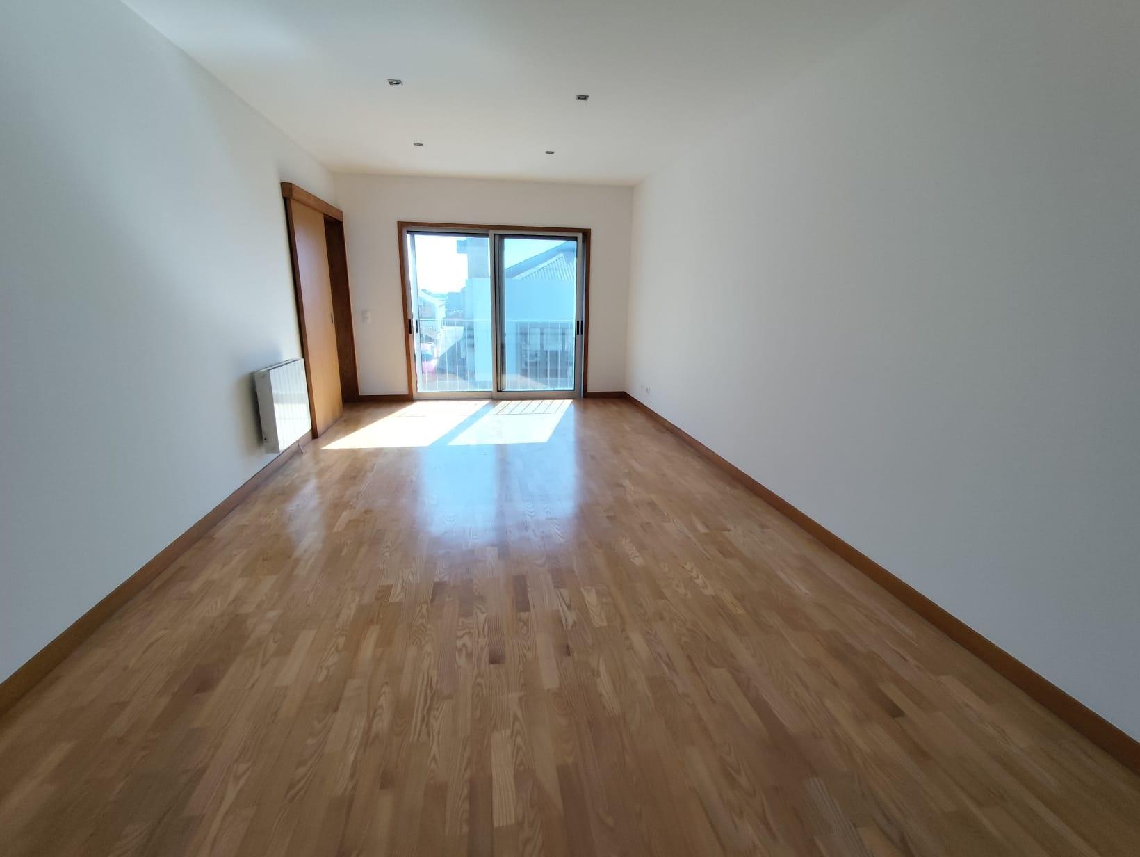Excelente T2 para Arrendamento junto à Praia de Matosinhos