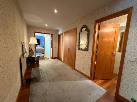 Apartamento T4 Venda em Matosinhos e Leça da Palmeira,Matosinhos