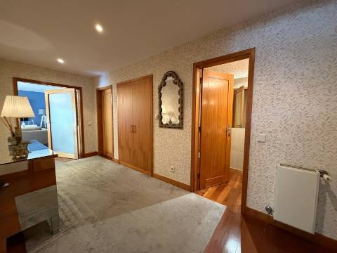 Apartamento T4 Venda em Matosinhos e Leça da Palmeira,Matosinhos