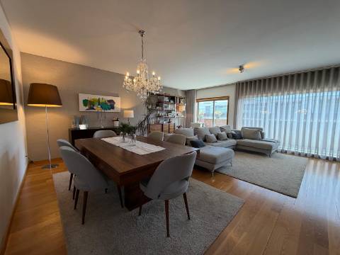Apartamento T4 Venda em Milheirós,Maia
