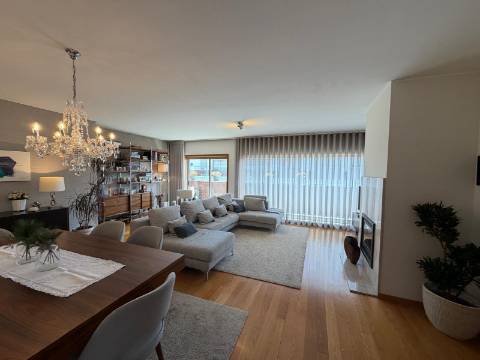 Apartamento T4 Venda em Milheirós,Maia