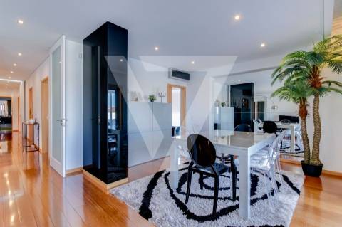 Penthouse T4 á Venda no Porto - Maia - Pedrouços.