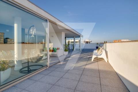 Penthouse T4 á Venda no Porto - Maia - Pedrouços.
