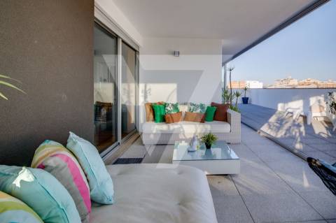 Penthouse T4 á Venda no Porto - Maia - Pedrouços.