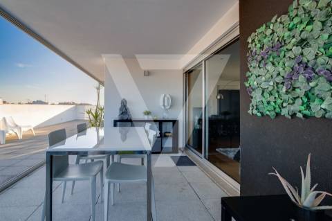 Penthouse T4 á Venda no Porto - Maia - Pedrouços.