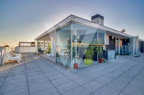 Penthouse T4 á Venda no Porto - Maia - Pedrouços.