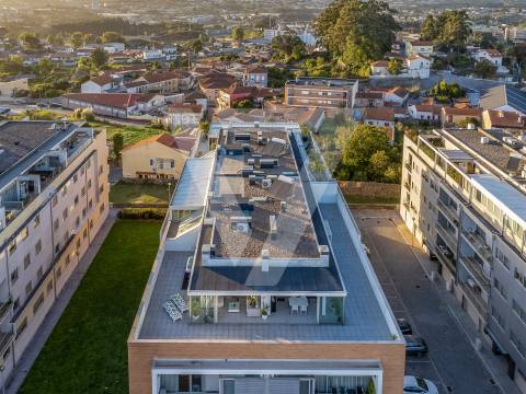 Penthouse T4 á Venda no Porto - Maia - Pedrouços.