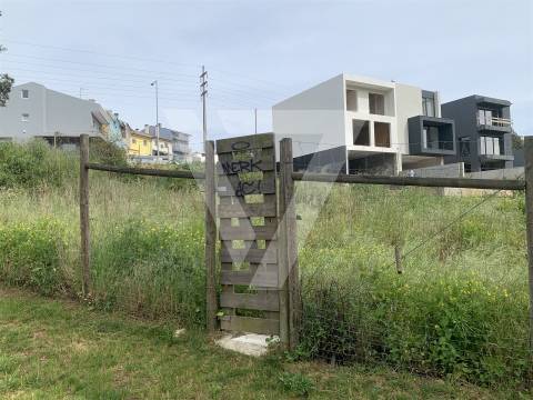 Terreno à Venda Junto ao Passadiço em Rio Tinto - Gondomar