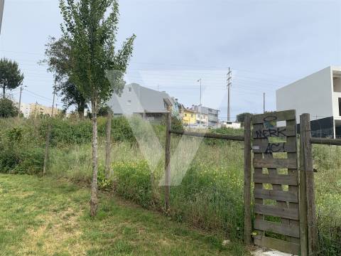 Terreno à Venda Junto ao Passadiço em Rio Tinto - Gondomar