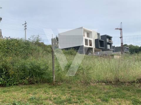 Terreno à Venda Junto ao Passadiço em Rio Tinto - Gondomar
