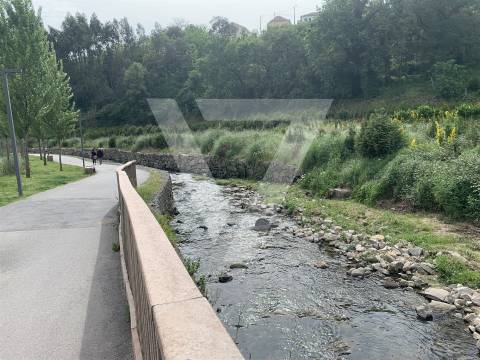 Terreno à Venda Junto ao Passadiço em Rio Tinto - Gondomar