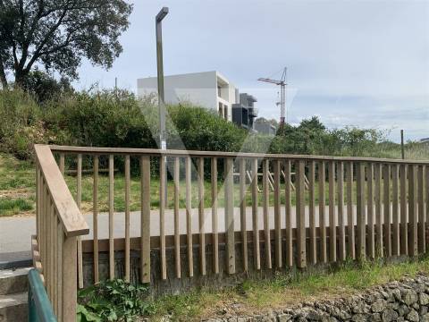 Terreno à Venda Junto ao Passadiço em Rio Tinto - Gondomar