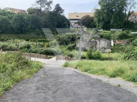 Terreno à Venda Junto ao Passadiço em Rio Tinto - Gondomar