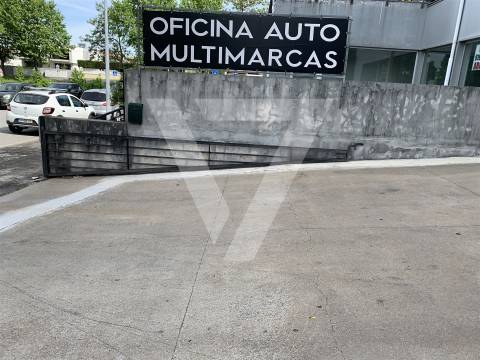 Armazém à Venda em Ermesinde - Valongo.