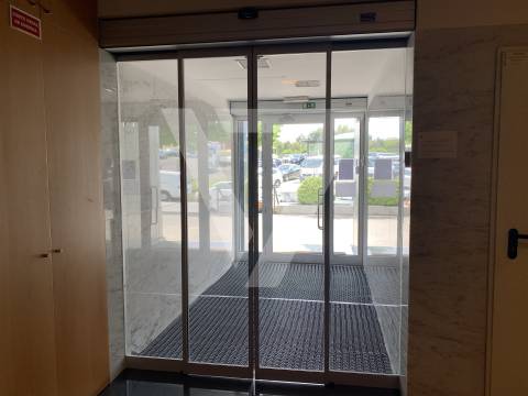 Loja/Escritório à Venda em Ermesinde - Valongo