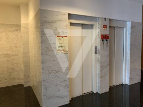 Loja/Escritório à Venda em Ermesinde - Valongo