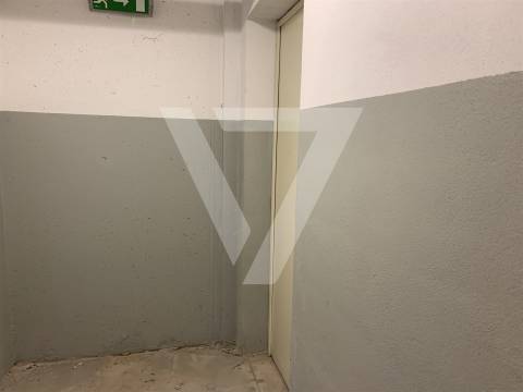 Loja/Escritório à Venda em Ermesinde - Valongo