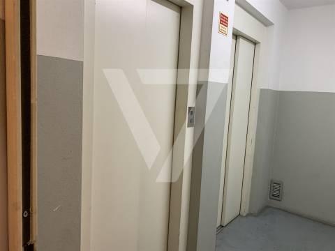 Loja/Escritório à Venda em Ermesinde - Valongo