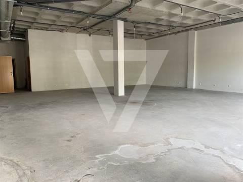 Loja/Escritório à Venda em Ermesinde - Valongo