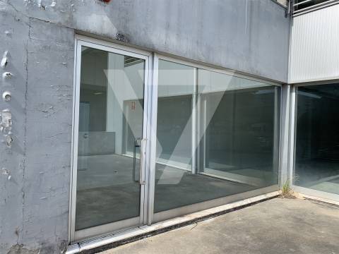 Loja/Escritório à Venda em Ermesinde - Valongo