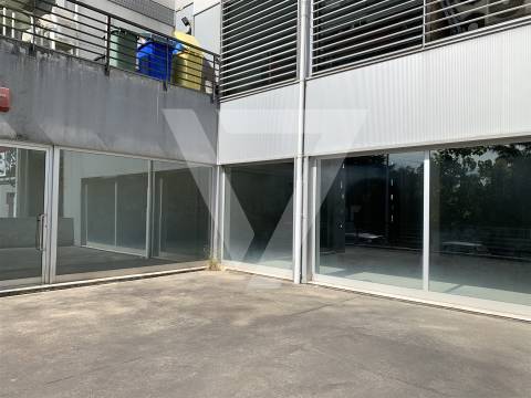 Loja/Escritório à Venda em Ermesinde - Valongo