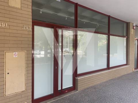 Loja / Escritório à Venda em Pinheiro Manso - Porto