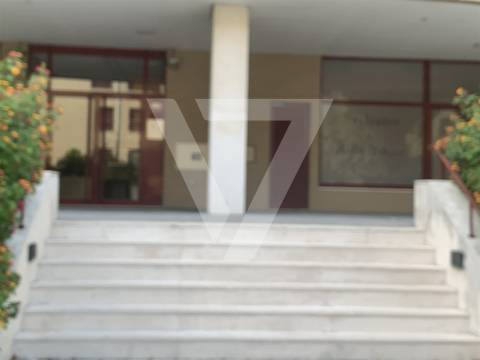 Loja / Escritório à Venda em Pinheiro Manso - Porto